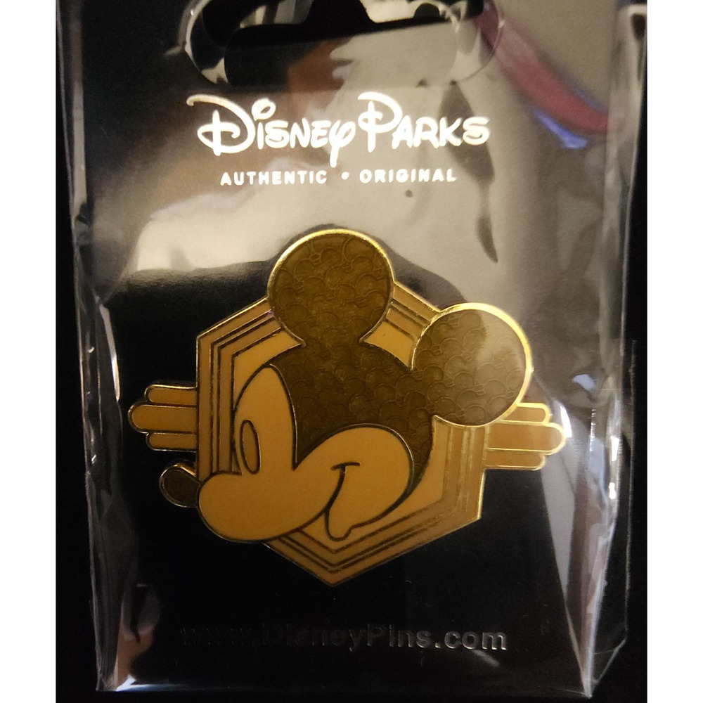 Mickey Mouse 2018 Disney Store Golden Memories Official Disney Parks Trading Pin